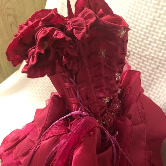 Formal dress - Picture 3 of 4